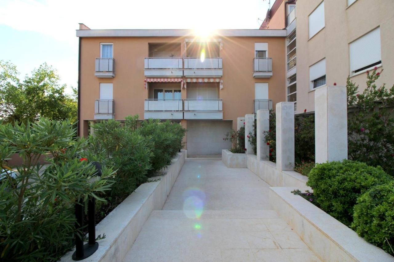 Apartment Vojka In City Center Πόρετς Εξωτερικό φωτογραφία