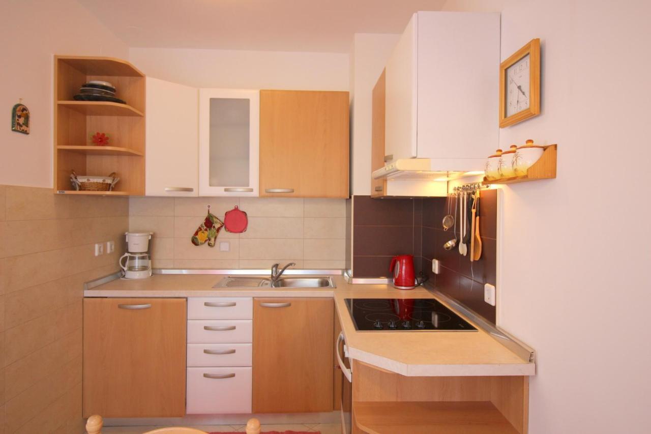 Apartment Vojka In City Center Πόρετς Εξωτερικό φωτογραφία