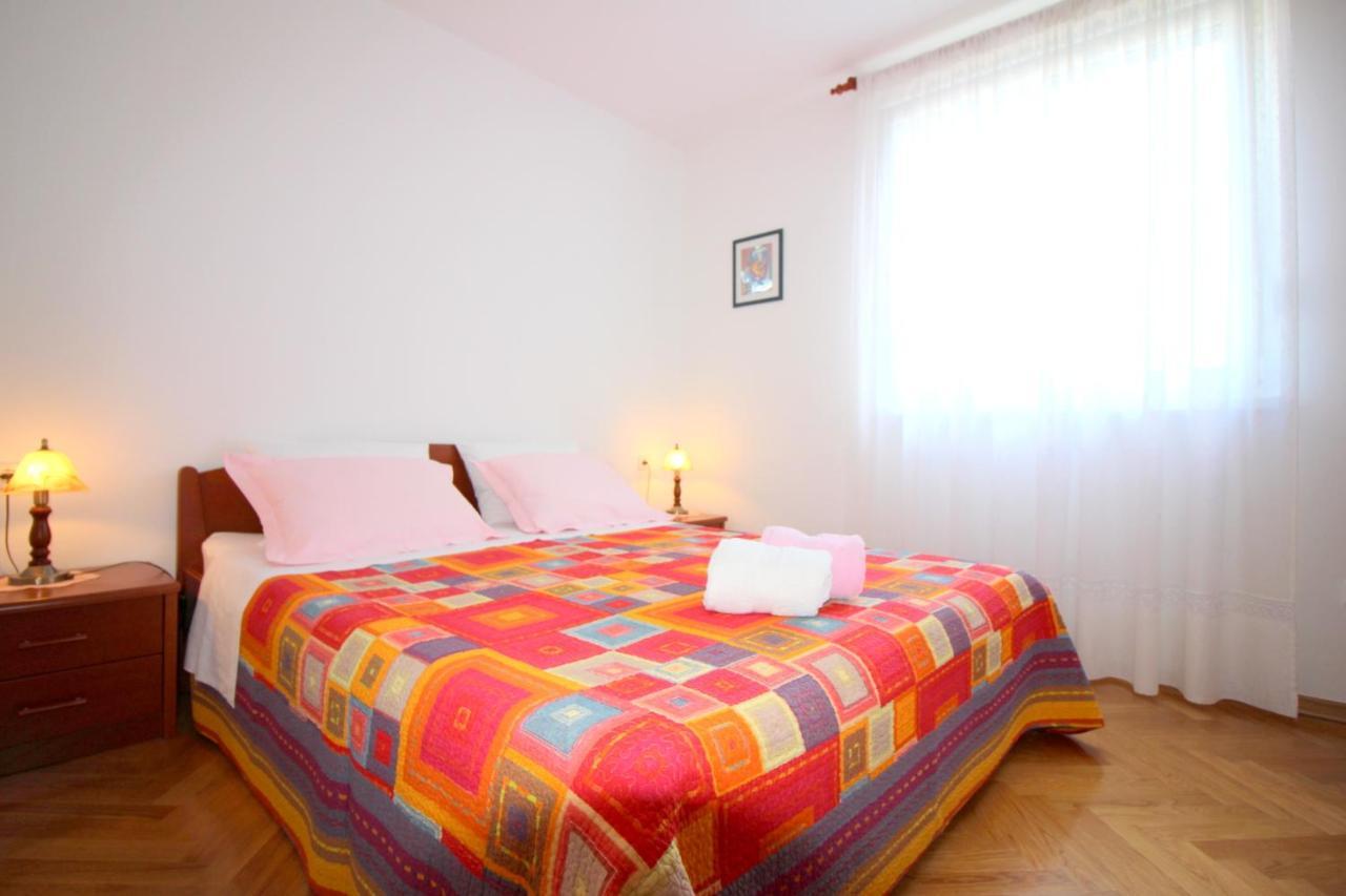 Apartment Vojka In City Center Πόρετς Εξωτερικό φωτογραφία
