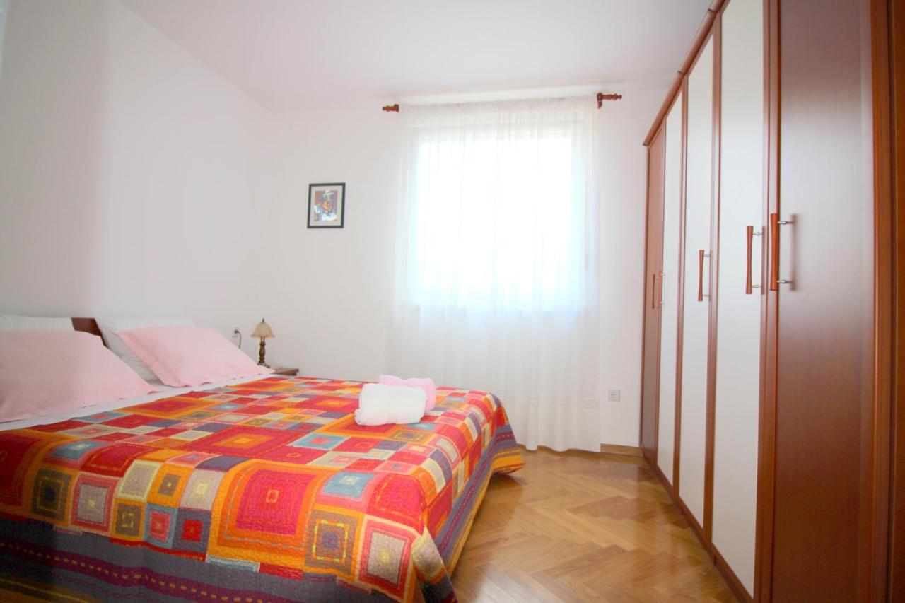 Apartment Vojka In City Center Πόρετς Εξωτερικό φωτογραφία
